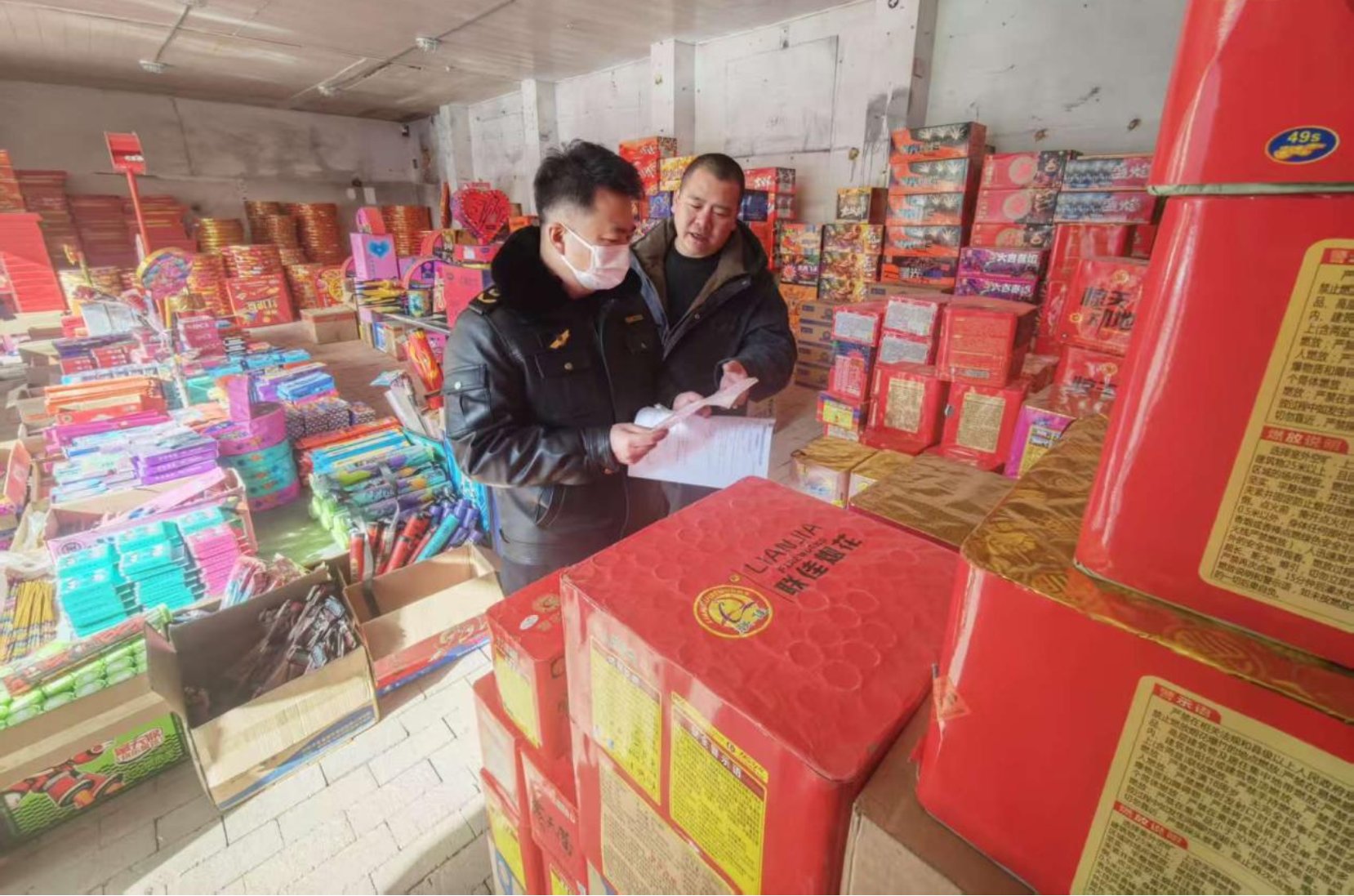 赤峰市元宝山区人民政府 以优质鞋帽零售服务，点亮百姓生活